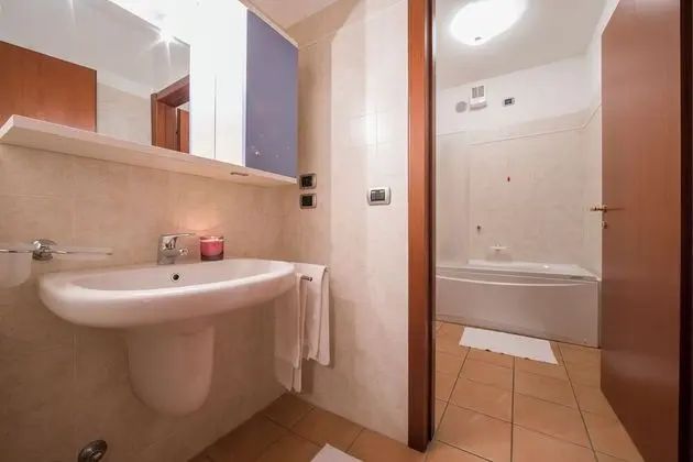 Standard Apart Daire, 1 Çift Kişilik Yatak ve Çekyat (Porto Letizia S15 B1)