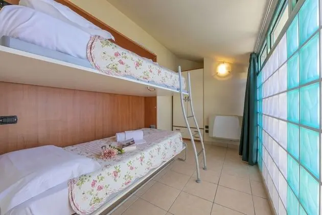 Family Apart Daire, Birden Çok Yatak, 2 Banyolu, Bahçeli (Porto Letizia T10)
