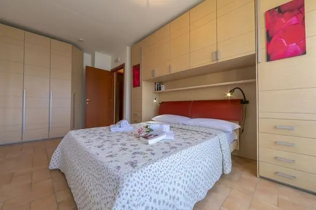 Family Apart Daire, Birden Çok Yatak, 2 Banyolu, Bahçeli (Porto Letizia T10)
