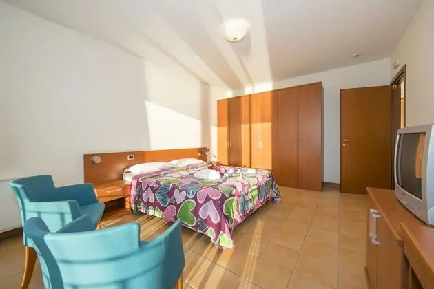 Family Apart Daire, 1 Çift Kişilik Yatak ve Çekyat, Göl Kenarı (Porto Letizia T12 B1)