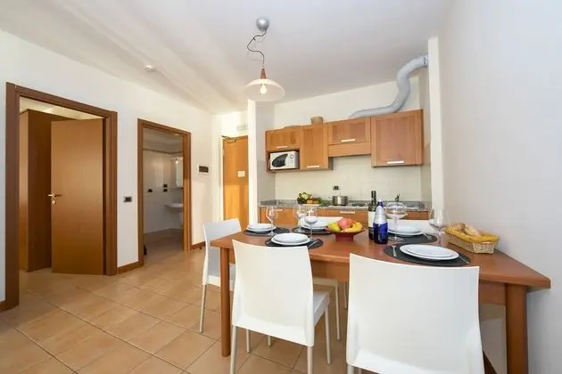 Family Apart Daire, 1 Çift Kişilik Yatak ve Çekyat, Göl Kenarı (Porto Letizia T12 B1)