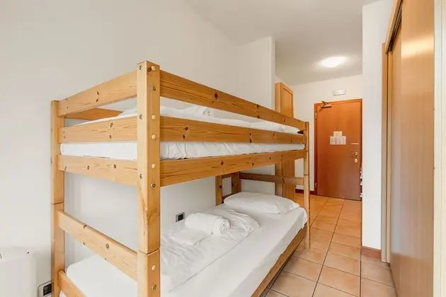 Family Stüdyo, Birden Çok Yatak, Dağ Manzaralı, Göl Kenarı (Porto Letizia T19)