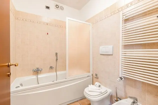 Family Stüdyo, Birden Çok Yatak, Dağ Manzaralı, Göl Kenarı (Porto Letizia T19)