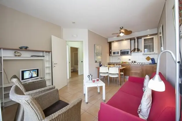 Family Apart Daire, 1 Çift Kişilik Yatak ve Çekyat, Göl Kenarı (Porto Letizia T9)