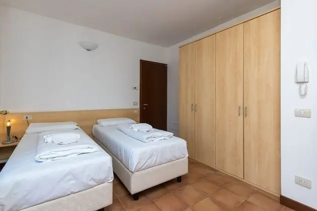 Standard Apart Daire, Birden Çok Yatak, 2 Banyolu, Bahçeli (Porto Letizia Torino 4)