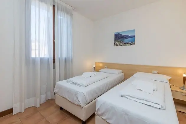 Standard Apart Daire, Birden Çok Yatak, 2 Banyolu, Bahçeli (Porto Letizia Torino 4)