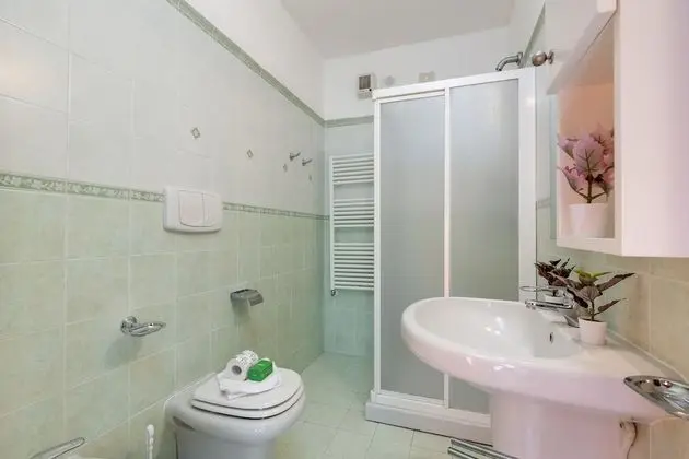 Standard Apart Daire, Birden Çok Yatak, 2 Banyolu, Bahçeli (Porto Letizia Torino 4)