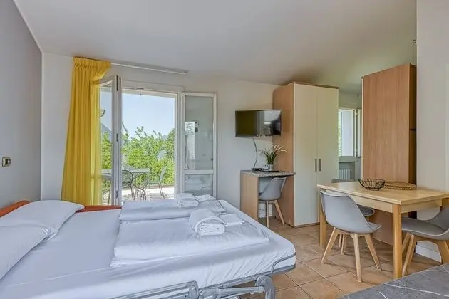 Family Stüdyo, Birden Çok Yatak, Dağ Manzaralı, Göl Kenarı (Porto Letizia Tulipano 8)