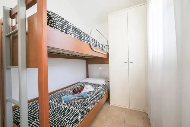 Family Stüdyo, Birden Çok Yatak, Dağ Manzaralı, Göl Kenarı (Porto Letizia Viola 7)