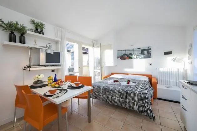 Family Stüdyo, Birden Çok Yatak, Dağ Manzaralı, Göl Kenarı (Porto Letizia Viola 7)
