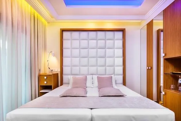 Tek Büyük veya İki Ayrı Yataklı Oda, Şehir Manzaralı