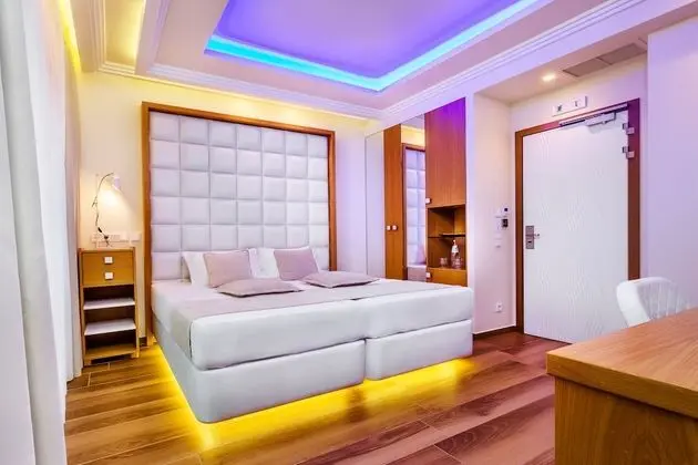 Tek Büyük veya İki Ayrı Yataklı Oda, Şehir Manzaralı