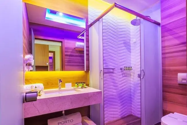 Tek Büyük veya İki Ayrı Yataklı Oda, Şehir Manzaralı