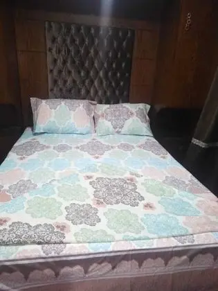 Luxury Chalet, 1 Bedroom (Upper Floor) Family only