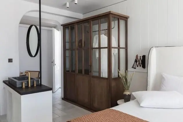 Honeymoon Suite with outdoor Jet Tub Sea View