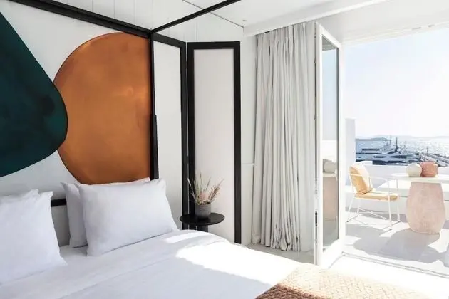 Honeymoon Suite with outdoor Jet Tub Sea View