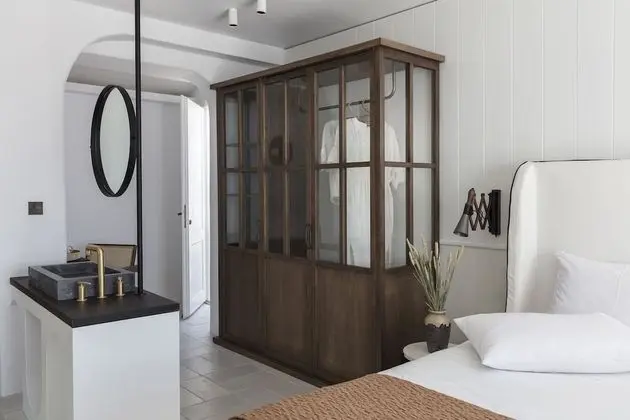 Honeymoon Suite with outdoor Jet Tub Sea View