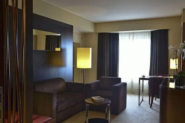 Executive Suite High Floor