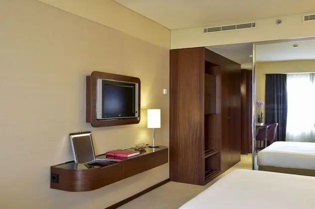 Executive Twin High Floor