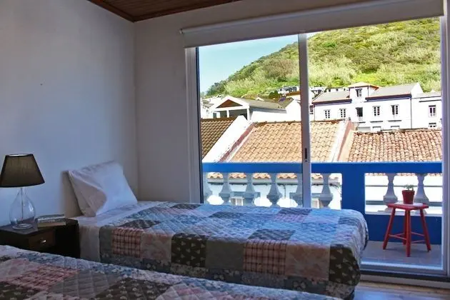 Tek Büyük veya İki Ayrı Yataklı Oda, Kısmi Deniz Manzaralı