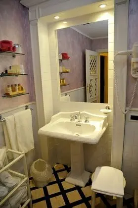 Superior Tek Büyük veya İki Ayrı Yataklı Oda