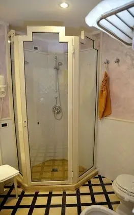 Superior Tek Büyük veya İki Ayrı Yataklı Oda