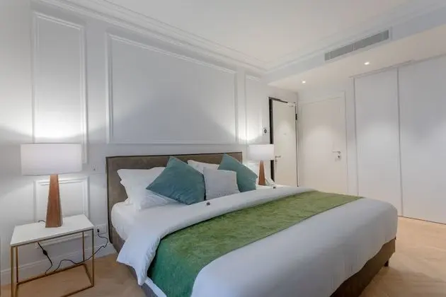 Superior Tek Büyük Yataklı Oda (King)