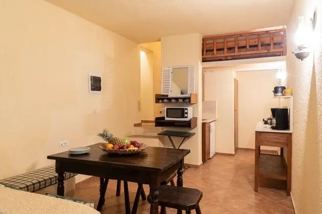Superior Apart Daire, Bahçe Manzaralı