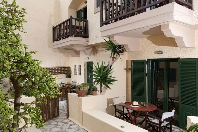 Superior Apart Daire, Bahçe Manzaralı