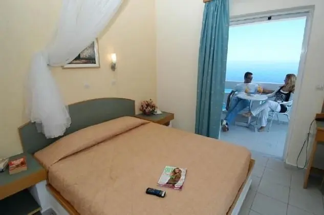 Tek Büyük veya İki Ayrı Yataklı Oda, Deniz Manzaralı