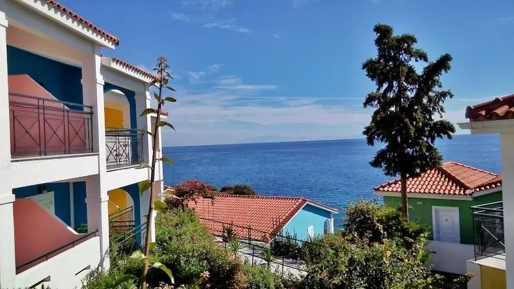 Tek Büyük veya İki Ayrı Yataklı Oda, Kısmi Deniz Manzaralı