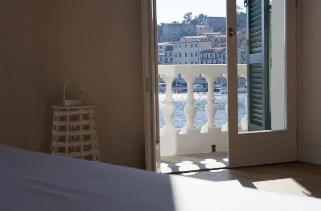 Design Tek Büyük Yataklı Oda, 1 Yatak Odası, Özel Banyo, Deniz Manzaralı