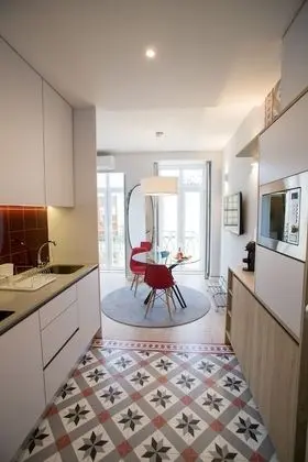 Stüdyo, Balkon, Nehir Manzaralı (I)