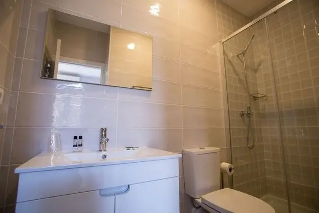 Stüdyo, Balkon, Nehir Manzaralı (I)
