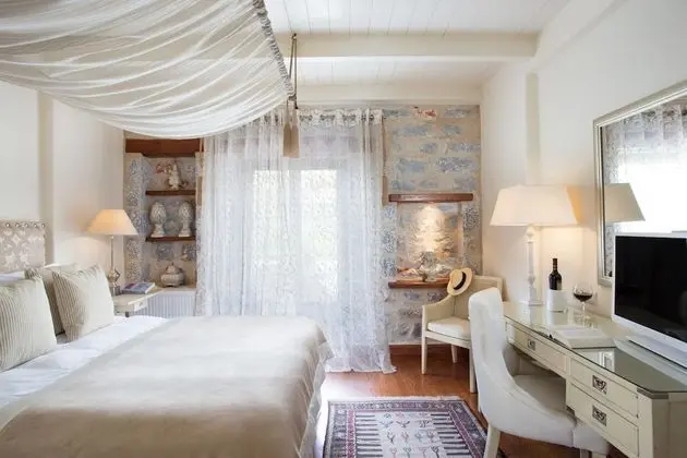 Superior Tek Büyük Yataklı Oda, Kısmi Deniz Manzaralı