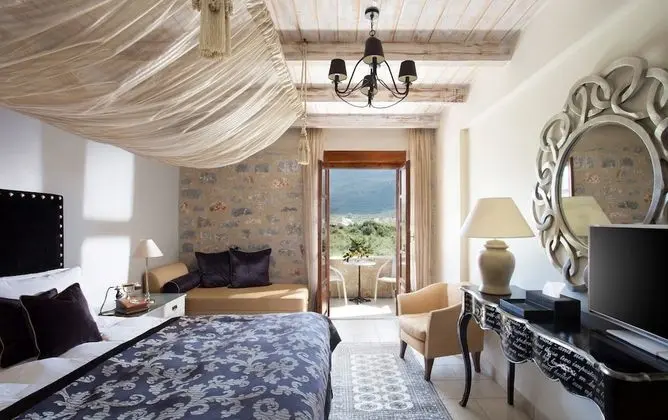 Superior Tek Büyük Yataklı Oda, Kısmi Deniz Manzaralı