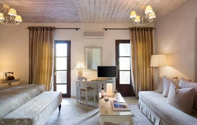 Superior Tek Büyük Yataklı Oda, Kısmi Deniz Manzaralı