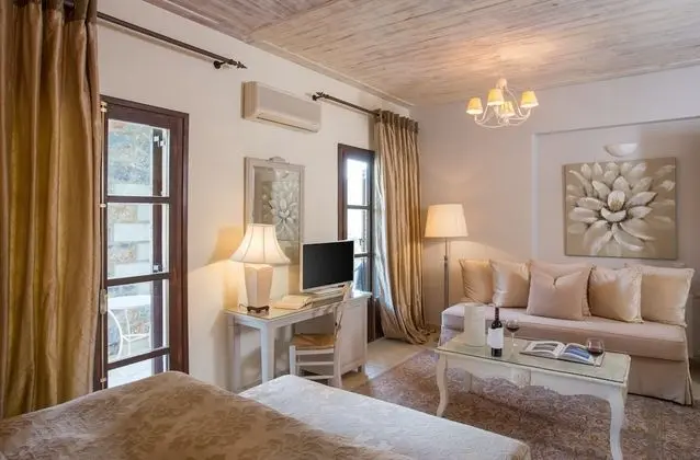 Superior Tek Büyük Yataklı Oda, Kısmi Deniz Manzaralı