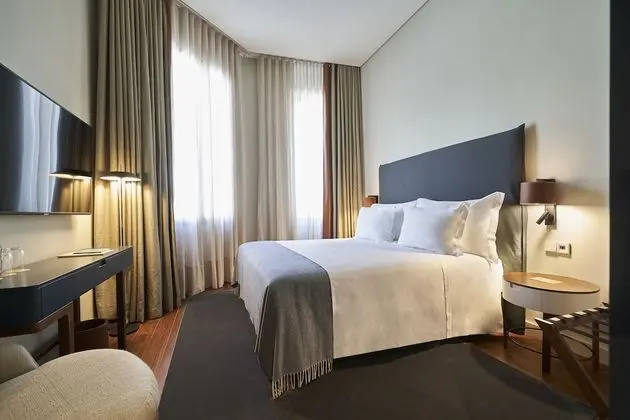 Classic Tek Büyük Yataklı Oda