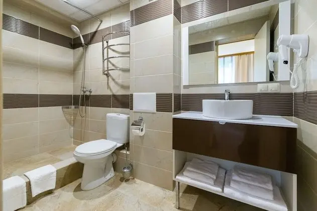 Comfort Tek Büyük veya İki Ayrı Yataklı Oda