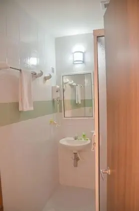 Üç Kişilik Oda