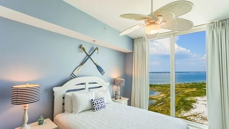Deluxe 2 Bedrooms 2.5 Bath Condo, Waterview