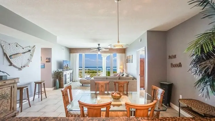 Deluxe 2 Bedrooms 2.5 Bath Condo, Waterview
