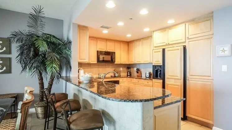 Deluxe 2 Bedrooms 2.5 Bath Condo, Waterview
