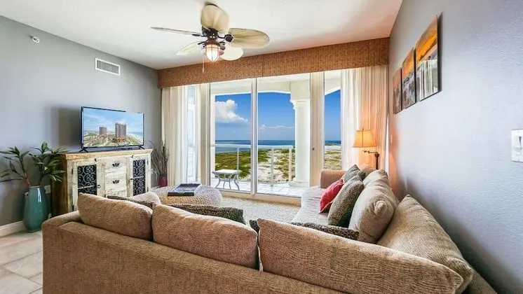 Deluxe 2 Bedrooms 2.5 Bath Condo, Waterview