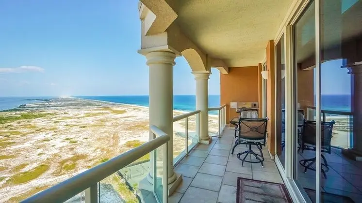 Deluxe 2 Bedrooms 2.5 Bath Condo, Waterview