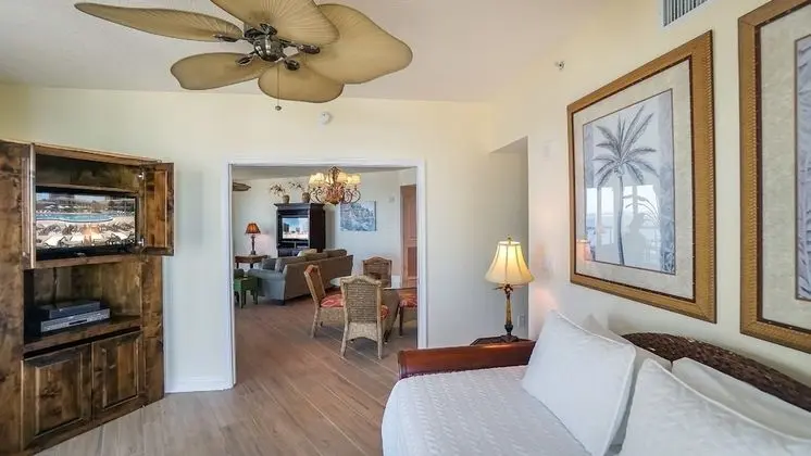 Deluxe 3 Bedrooms 3.5 Bath Condo, Waterview