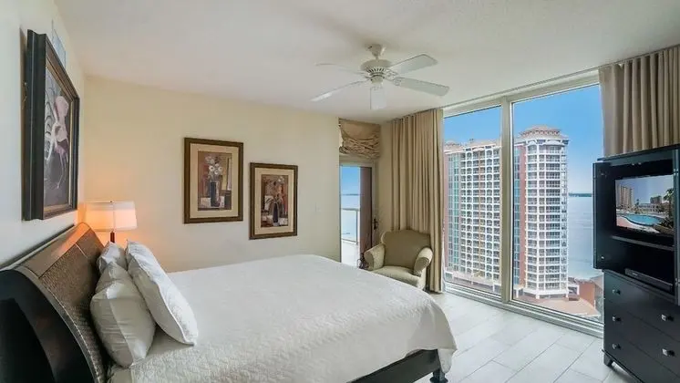 Deluxe 3 Bedrooms 3.5 Bath Condo, Waterview