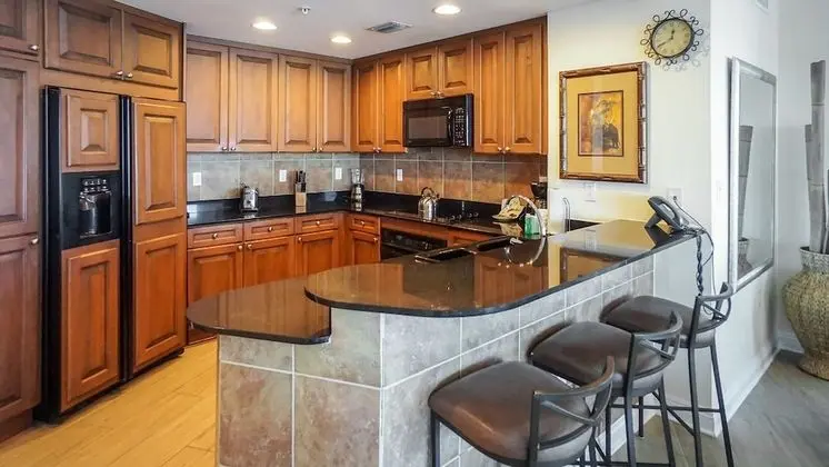 Deluxe 3 Bedrooms 3.5 Bath Condo, Waterview