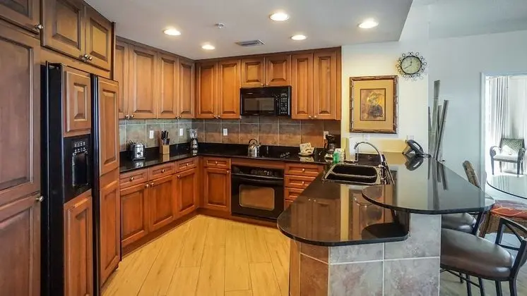 Deluxe 3 Bedrooms 3.5 Bath Condo, Waterview